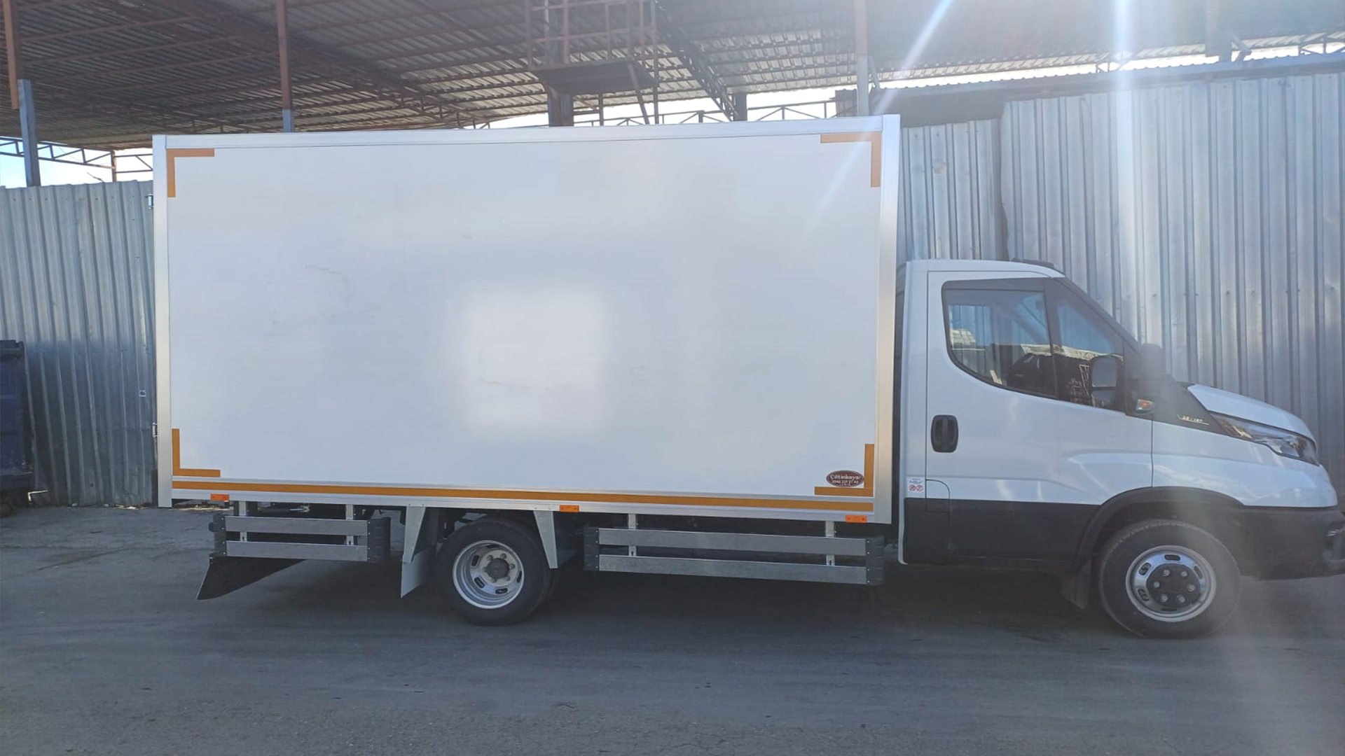 Kapalı Polyester Kasa